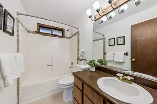 10260 Laburnham Cir, Truckee, CA 96161 - Photo 12