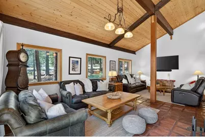 13101 Hansel Avenue, Truckee, CA 96161 - Photo 6