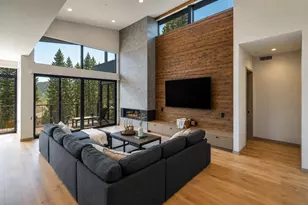 7470 Larkspur Ln, Truckee, CA 96161 - Photo 10