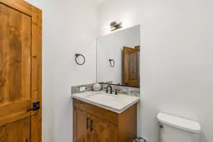 9141 Heartwood Dr, Truckee, CA 96161 - Photo 14