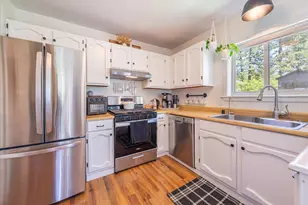 10243 Laburnham Cir, Truckee, CA 96161 - Photo 8