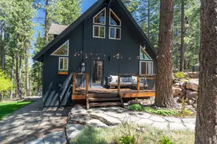 10146 Surrey Pl, Truckee, CA 96161 - Photo 2