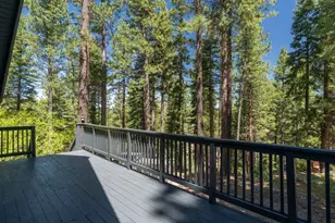 10146 Surrey Pl, Truckee, CA 96161 - Photo 14