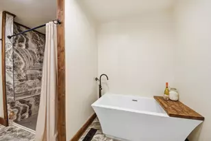 11596 Brook Ln, Truckee, CA 96161 - Photo 16