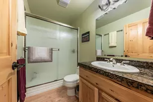 11448 Skislope Way, Truckee, CA 96161 - Photo 20