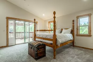 16138 SW Lance Dr, Truckee, CA 96161 - Photo 12