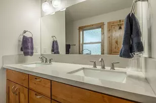 16138 SW Lance Dr, Truckee, CA 96161 - Photo 18