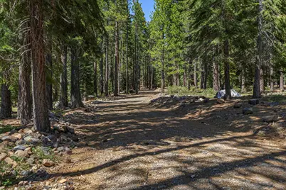 11483 Chamonix Road, Truckee, CA 96161 - Photo 2