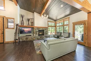 10136 Sagebrush Ct, Truckee, CA 96161 - Photo 6