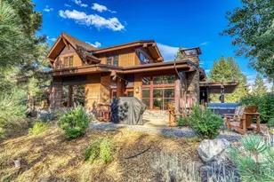 10136 Sagebrush Ct, Truckee, CA 96161 - Photo 2