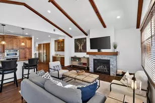 10173 Annies Loop, Truckee, CA 96161 - Photo 6