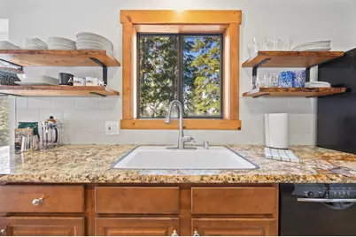 10868 Laurelwood Drive, Truckee, CA 96161 - Photo 8