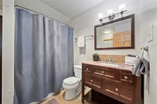 10868 Laurelwood Dr, Truckee, CA 96161 - Photo 20