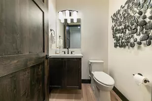 10256 Modane Pl, Truckee, CA 96161 - Photo 16