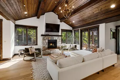 10120 Sagebrush Court, Truckee, CA 96161 - Photo 6