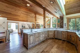 16225 Pine Ct, Truckee, CA 96161 - Photo 8