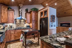 11410 Skislope Way, Truckee, CA 96161 - Photo 8
