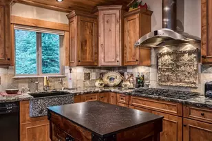 11410 Skislope Way, Truckee, CA 96161 - Photo 10