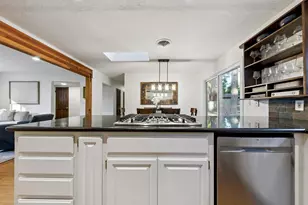 10895 Jeffrey Pine Rd, Truckee, CA 96161 - Photo 14