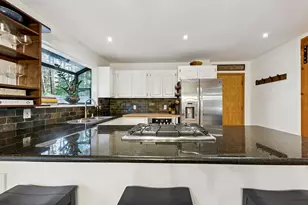 10895 Jeffrey Pine Rd, Truckee, CA 96161 - Photo 16