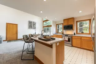 10165 Whitetail Ln, Truckee, CA 96161 - Photo 12