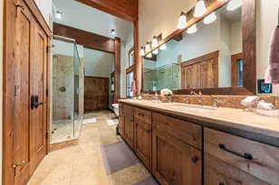 2392 Overlook Pl, Truckee, CA 96161 - Photo 12