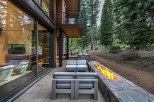 10568 Glen Brook Ct, Truckee, CA 96161 - Photo 2