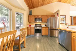 14096 Copenhagen Dr, Truckee, CA 96161 - Photo 10