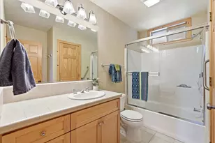 11642 Zermatt Dr, Truckee, CA 96161 - Photo 18