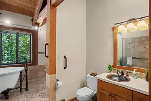 10621 Ponderosa Dr, Truckee, CA 96161 - Photo 14