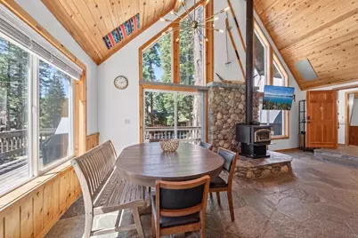 15205 Point Drive, Truckee, CA 96161 - Photo 8