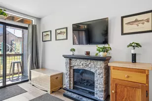 11591 Snowpeak Way, Truckee, CA 96161 - Photo 10