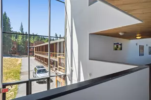 11591 Snowpeak Way, Truckee, CA 96161 - Photo 22
