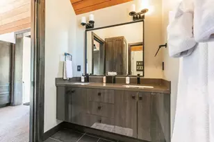 7770 Lahontan Dr, Truckee, CA 96161 - Photo 20