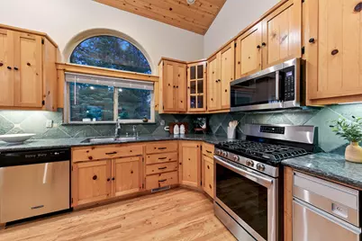 15071 Skislope Way, Truckee, CA 96161 - Photo 12