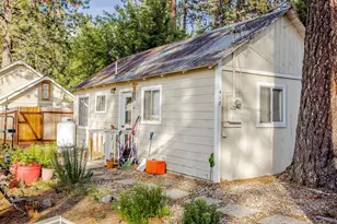 418 Utah St, Portola, CA 96122 - Photo 4