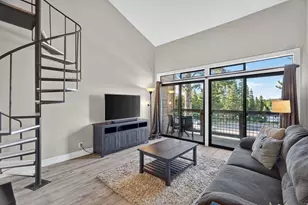 11589 Snowpeak Way, Truckee, CA 96161 - Photo 4