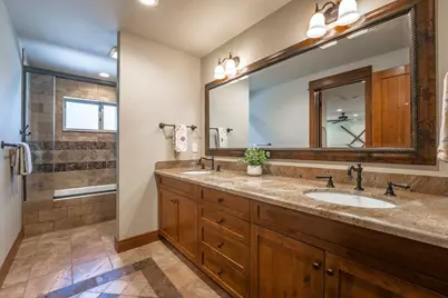 10954 Skislope Way, Truckee, CA 96161 - Photo 14