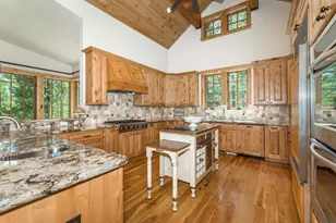 11621 Bottcher Loop, Truckee, CA 96161 - Photo 8