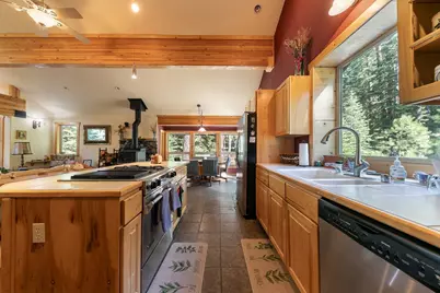 10184 Somerset Drive, Truckee, CA 96161 - Photo 10
