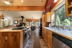10184 Somerset Dr, Truckee, CA 96161 - Photo 10