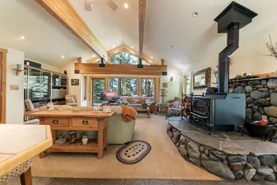 10184 Somerset Drive, Truckee, CA 96161 - Photo 12