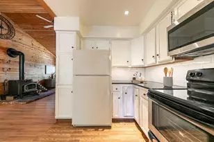 12199 Greenwood Ct, Truckee, CA 96161 - Photo 16