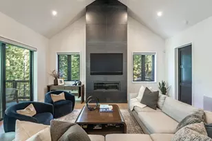 12847 Hillside Dr, Truckee, CA 96161 - Photo 12