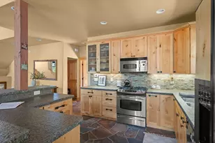 12015 Julian Ave, Truckee, CA 96161 - Photo 10