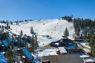 11591 Snowpeak Way, Truckee, CA 96161 - Photo 6