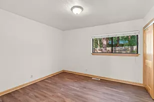 10595 Codogan St, Truckee, CA 96161 - Photo 12
