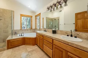 11715 Oslo Dr, Truckee, CA 96161 - Photo 12