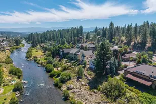 10037 SE River St, Truckee, CA 96161 - Photo 2