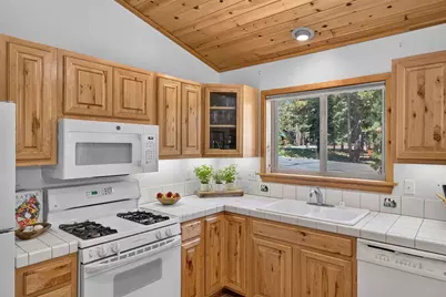 11967 Snowpeak Way, Truckee, CA 96161 - Photo 12
